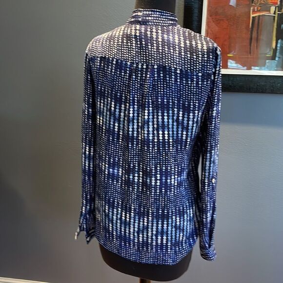 Nine West Jeans shades of blue dot pattern wrap front under tank blouse. Small. - Picture 5 of 7